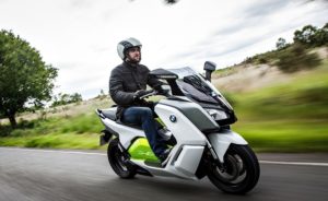 Scooter : focus sur le changement de carte grise